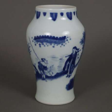 Blau-weiße Vase - China, frühe Qing-Dynastie, Porzellan, Balust - photo 1