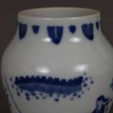Blau-weiße Vase - China, frühe Qing-Dynastie, Porzellan, Balust - photo 2