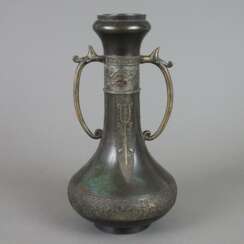 Hu-förmige Vase im archaischen Stil - China, helle Bronzelegier