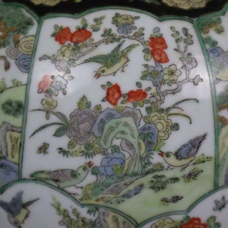 Große Deckelvase - China, ausgehende Qingzeit, Porzellan. Balus - photo 11