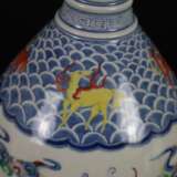 Drachenvase - China 20.Jh., Porzellan, über Standring birnförmi - Foto 5