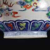 Drachenvase - China 20.Jh., Porzellan, über Standring birnförmi - Foto 10
