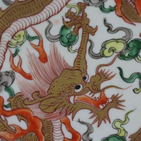 Zwei Drachenteller - China, frühes 20.Jh., runde Form mit blüte - photo 3