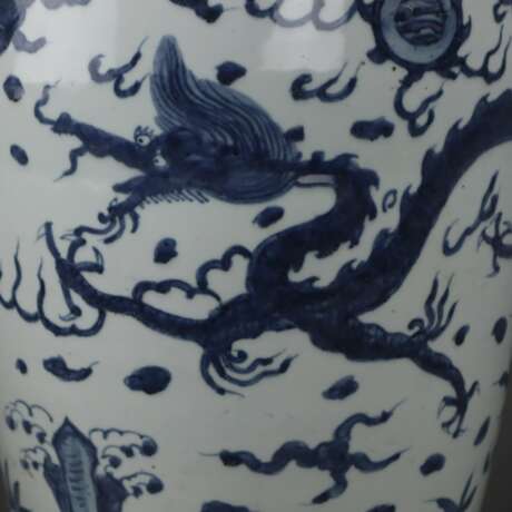 Große blau-weiße-Balustervase - China, in Unterglasurblau Drach - photo 15