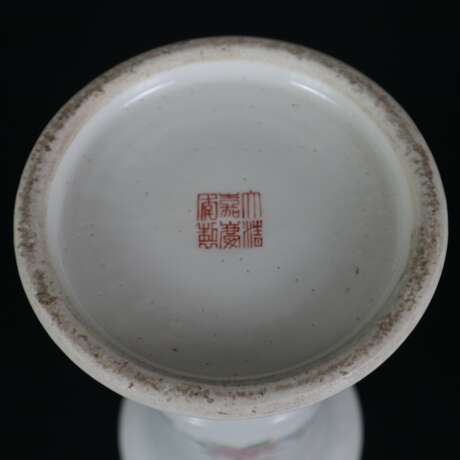 Ein Paar Trompetenvasen - China 20.Jh., Porzellan, zylindrische - Foto 8