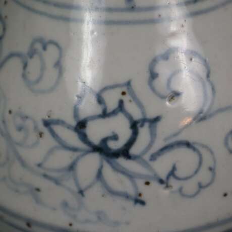 Flaschenvase - China, vom Typ „Yuhuchun“, Porzellanvase mit bir - photo 9