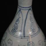 Flaschenvase - China, vom Typ „Yuhuchun“, Porzellanvase mit bir - фото 2