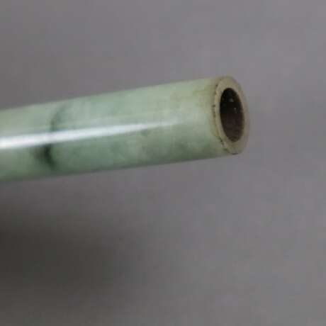 Zigarettenspitze aus Jade - China 20. Jh., seladonfarben gewölk - Foto 4