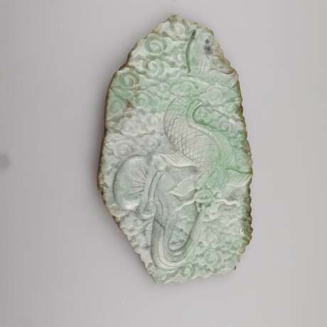 Ausgefallene Jadeplakette - China, grünliche, gewölkte Jade, fe - Foto 1