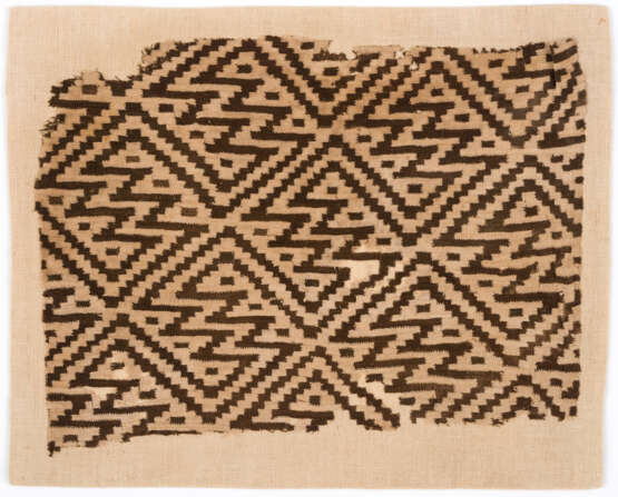 Altperuanischer Tuchrest mit Schlangenmuster - Foto 1