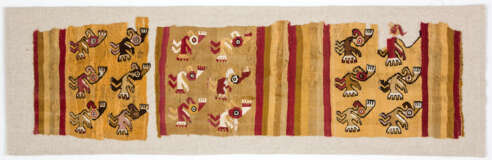 Zwei altperuanische Textilfragmente mit Vogelmotiv - photo 1