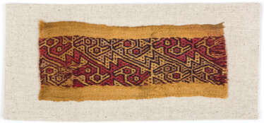 Altperuanisches Textilband mit Vogelmotiv