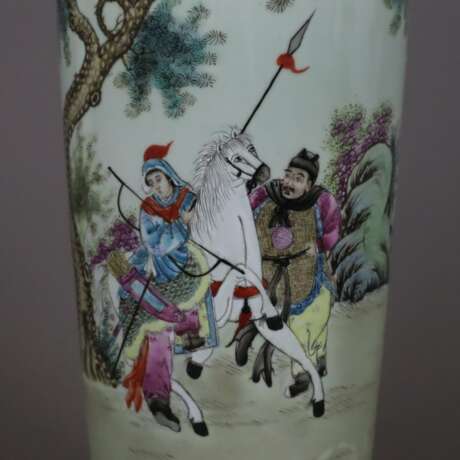 Rouleauvase - China, Porzellan mit seladongrüner Glasur und auf - Foto 4
