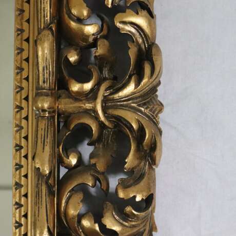 Wandspiegel - 19. Jh., Barockstil, Holz, vergoldet, florale Sch - фото 5