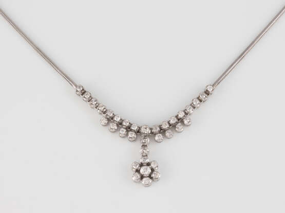 DIAMANT-COLLIER Weißgold. L. 43 cm, Ges.-Gew. ca. 14,1 g. - photo 1