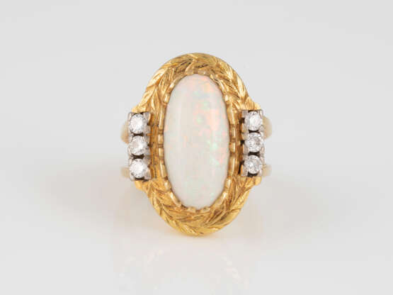 OPAL-RING MIT BRILLANTEN Gelbgold. Ringmaß ca. 61, Ges.-Ge - Foto 1