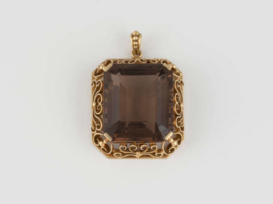 ANHÄNGER Gelbgold. L. 4,5 cm, Ges.-Gew. ca. 21,9 g. Gest. - photo 1