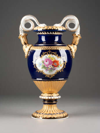 GROSSE KOBALTBLAU SCHLANGENHENKELVASE Deutsch, Meissen, 19 - photo 1