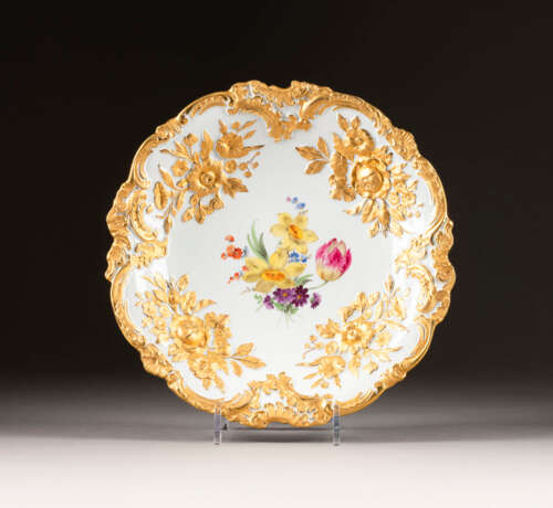 PRUNKSCHALE MIT BLUMENBOUQUETS Deutsch, Meissen, 20. Jh. - photo 1