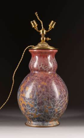 LAMPENFUSS MIT KRISTALLGLASUR 20. Jh. Keramik, sandfarben - photo 1