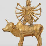 Große Shivar-Figur auf einem Ochsen - фото 1