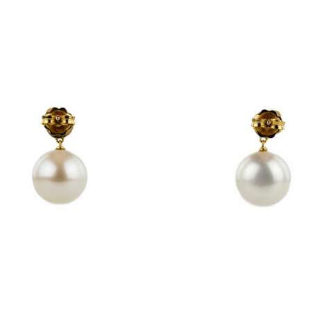Marco Bicego. Boucles d`oreilles en or finement travaill&eacute;es avec perles et diamants. Pearl 21th century - photo 3