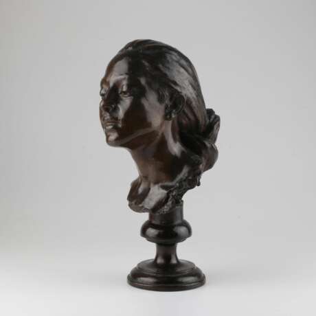 Buste de femme en bronze. Bronze Early 20th century - photo 2