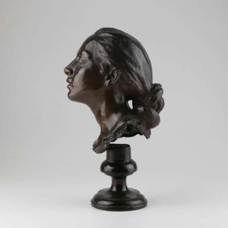 Buste de femme en bronze. Bronce Early 20th century - photo 3