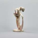 Figurine dune danseuse dans le style Art Deco. Fayencen 20th century - Foto 4