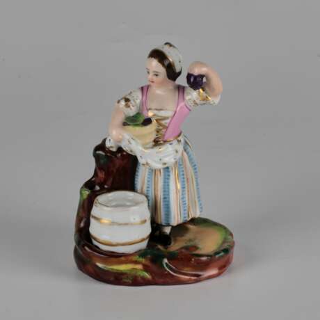 Figurine de jardinier. Thuringe 19e si&egrave;cle. Porcelain Romanticism 19th century - photo 1