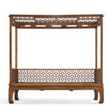A RARE FOUR-POST HUANGHUALI CANOPY BED - photo 7