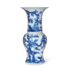 A BLUE AND WHITE &#39;THREE FRIENDS OF WINTER&#39; &#39;PHOENIX TAIL&#39; VASE