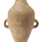 A CORD-MARKED POTTERY BOTTLE WITH TWO HANDLES - фото 1