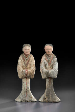 A PAIR OF PAINTED POTTERY FIGURES OF ATTENDANTS - photo 2
