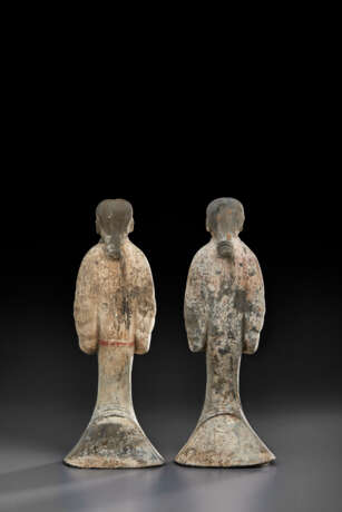 A PAIR OF PAINTED POTTERY FIGURES OF ATTENDANTS - photo 3