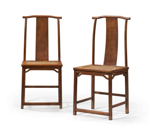 A RARE PAIR OF HUANGHUALI SIDE CHAIRS - фото 1