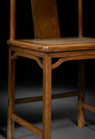 A RARE PAIR OF HUANGHUALI SIDE CHAIRS - фото 5