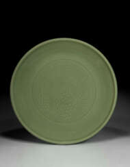 A VERY RARE AND LARGE CARVED CHUZHOU LONGQUAN CELADON &#39;GRAPES’ DISH