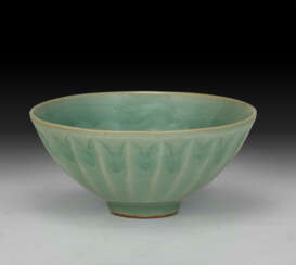 A LONGQUAN CELADON &#39;LOTUS’ BOWL