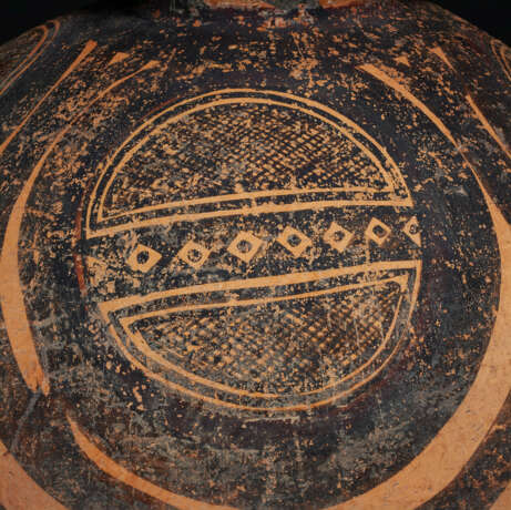 A LARGE PAINTED POTTERY JAR - photo 3