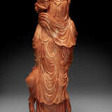 A RARE LARGE AND FINELY CARVED CORAL FIGURE OF GUANYIN - фото 4