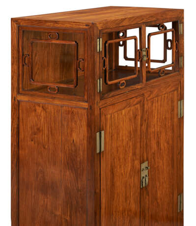 A HUANGHUALI DISPLAY CABINET - photo 5