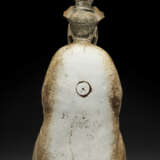 A RARE LARGE PAINTED AND WHITE-GLAZED BISCUIT FIGURE OF A SEATED BODHISATTVA - photo 2
