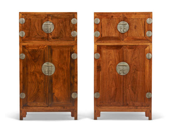 A PAIR OF HUANGHUALI MINIATURE COMPOUND CABINETS AND HAT CHESTS - photo 2