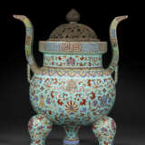 A LARGE FAMILLE ROSE TURQUOISE-GROUND TRIPOD CENSER - photo 4