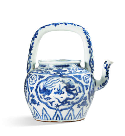 A BLUE AND WHITE TEAPOT - фото 2