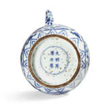 A BLUE AND WHITE TEAPOT - photo 4