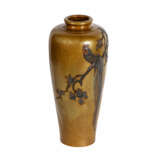 Vase aus Bronze. JAPAN, 20. Jahrhundert. - Foto 1