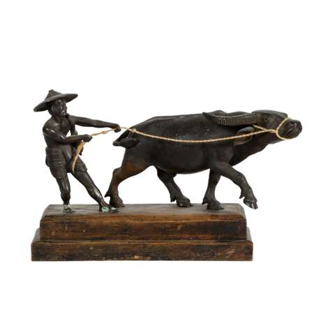 Bronze eines Bauern mit Wasserbüffel. BURMA, 1. Hälfte 20. Jahrhundert. - Foto 5