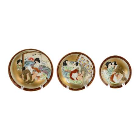 Trois assiettes japonaises &agrave; th&egrave;mes erotiques. Porzellan Oriental Art 20th century - Foto 2